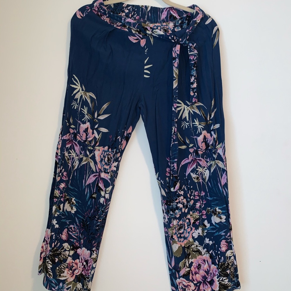 Gypsies and Moondust - women’s pants - size M